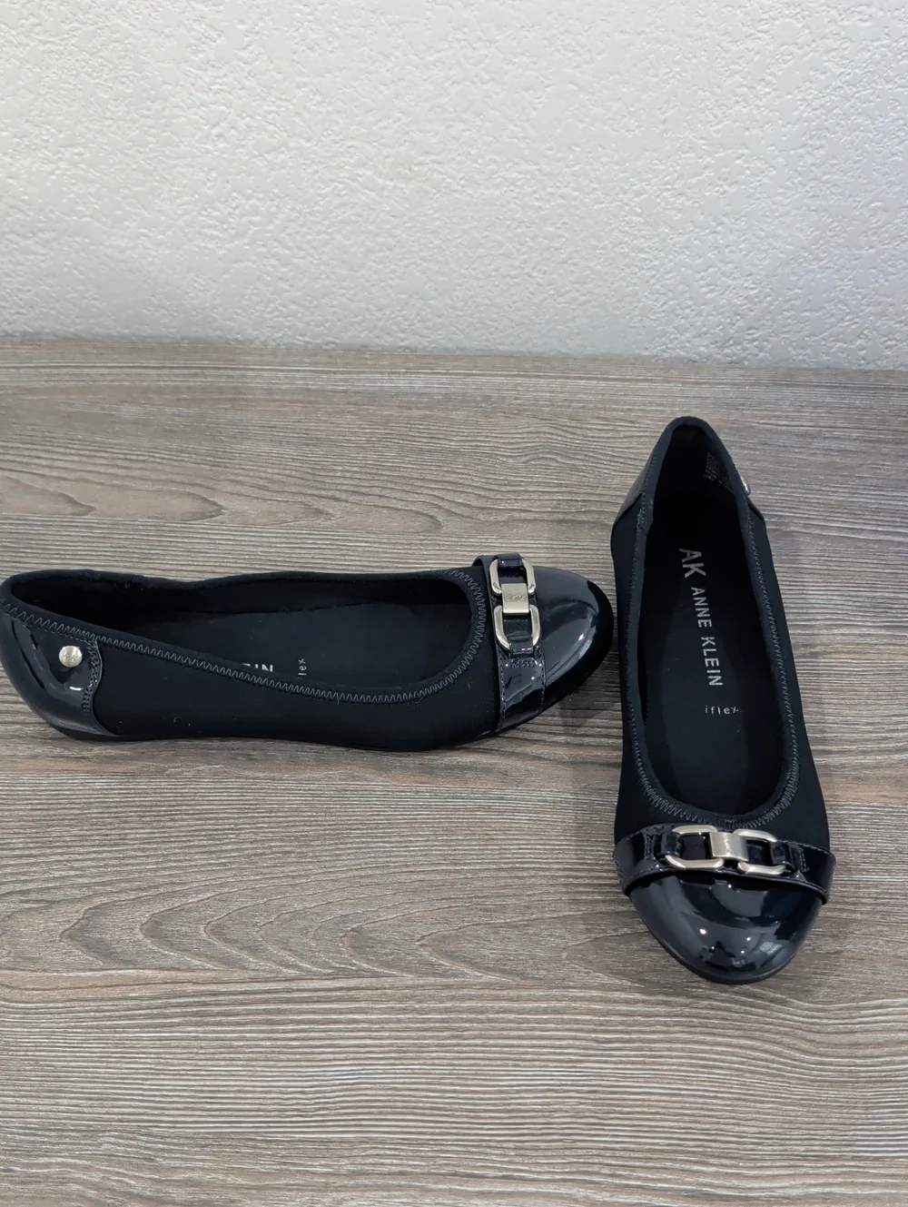 New AK Anne Klein iFlex AURORA Navy Blue Toe Cap Horsebit Ballet Flats Shoes 7.5
